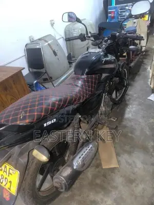 Bajaj Pulsar 150 2015