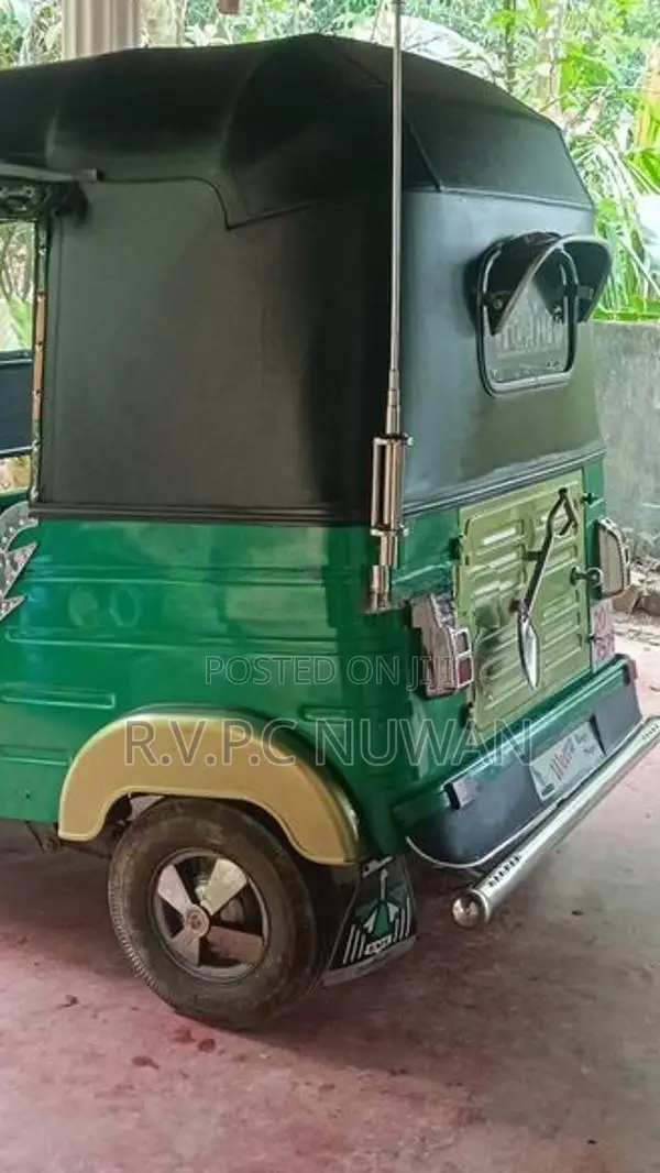 Bajaj RE 1995