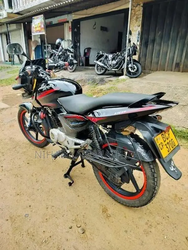 Bajaj Pulsar 150 2015