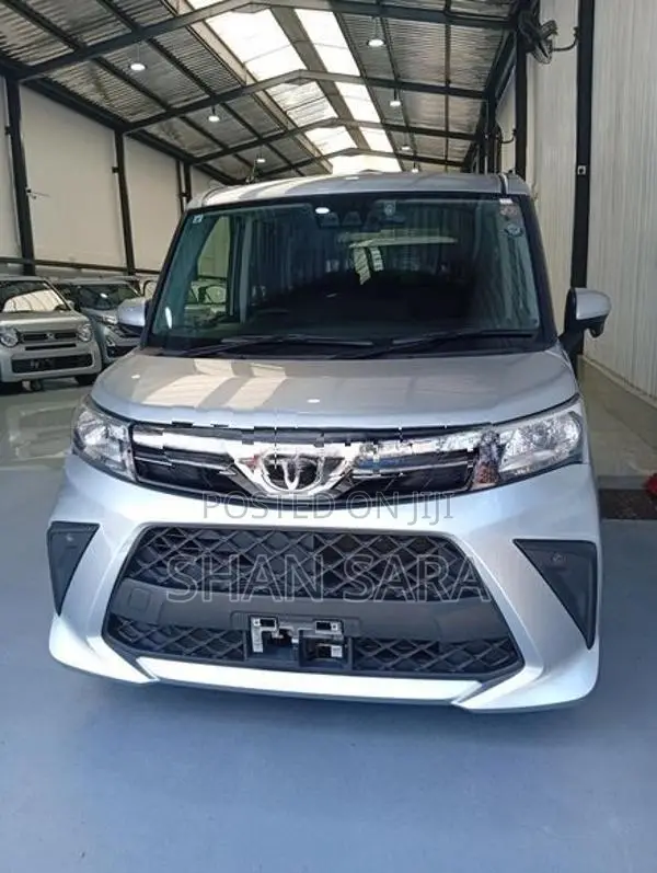 Toyota Roomy x 2023