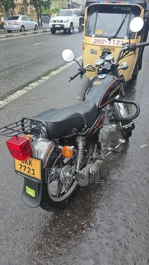 Suzuki GN 125 2025