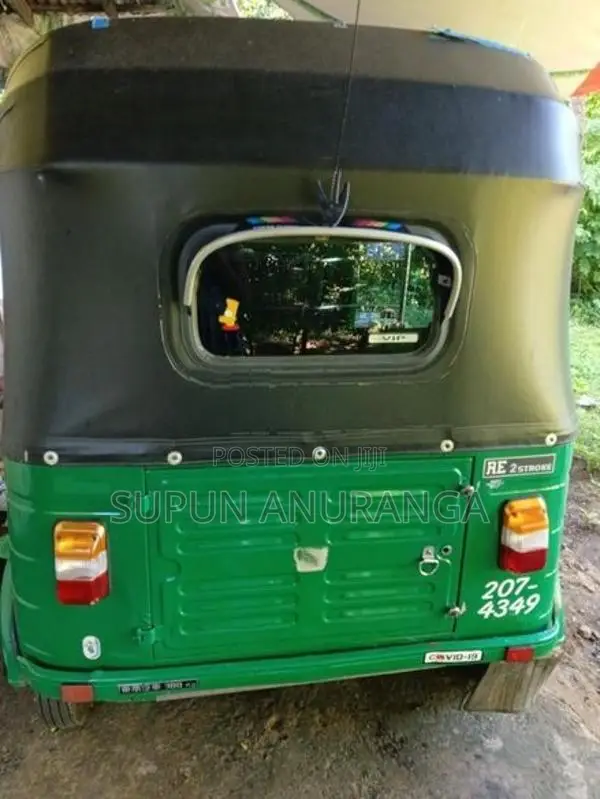 Bajaj RE 2000
