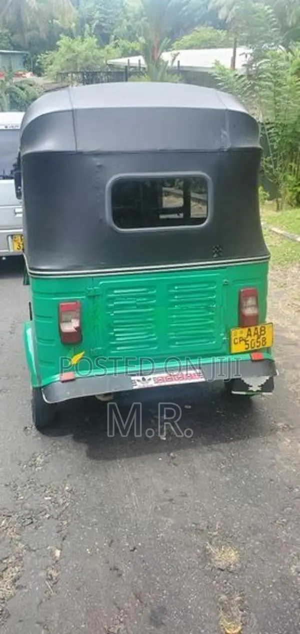 Bajaj RE 2012