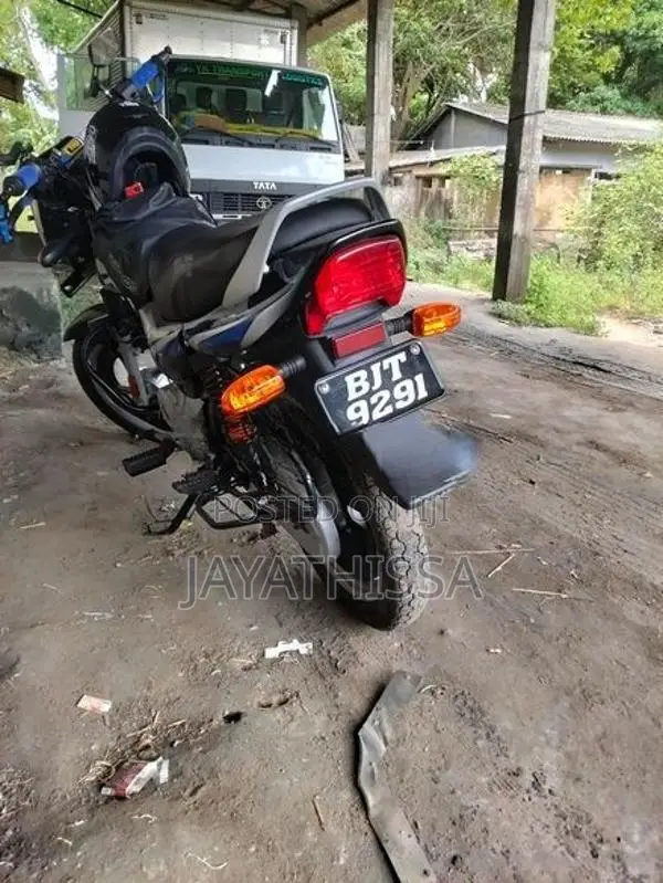 Bajaj CT100 100 2024