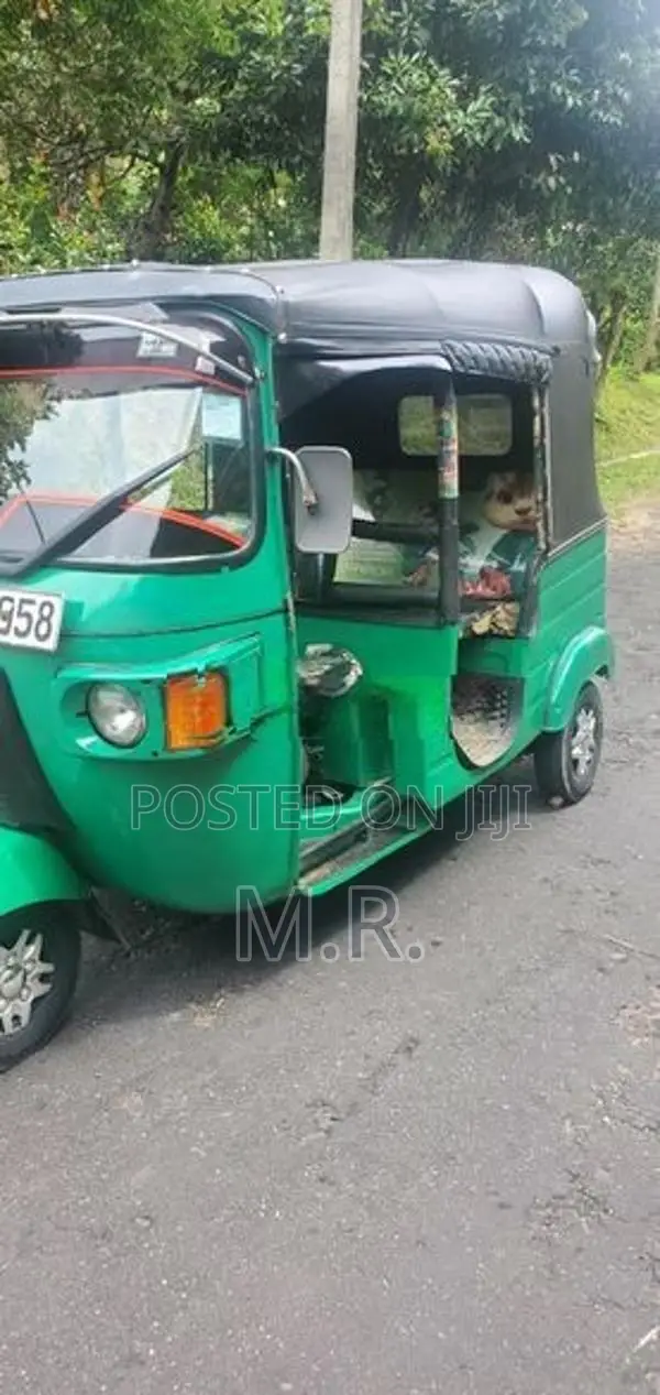 Bajaj RE 2012