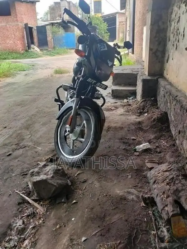 Bajaj CT100 100 2024