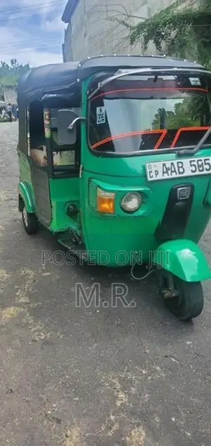 Bajaj RE 2012