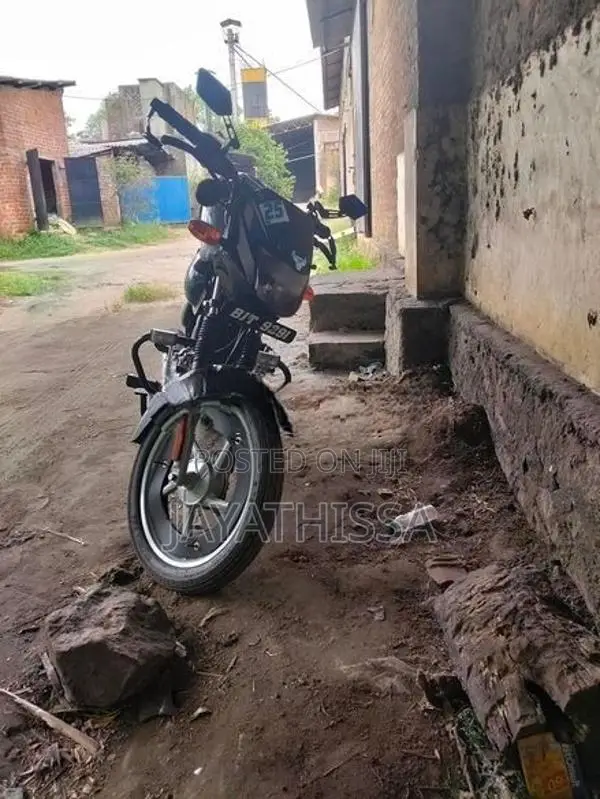 Bajaj CT100 100 2024