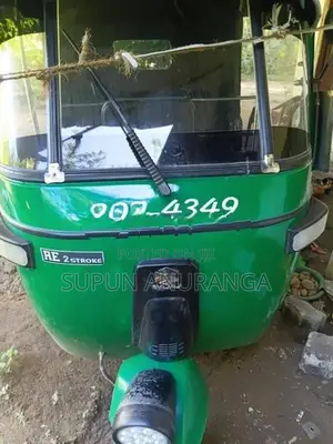 Bajaj RE 2000