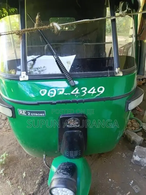 Bajaj RE 2000