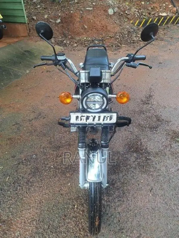 Suzuki GN 125 2025