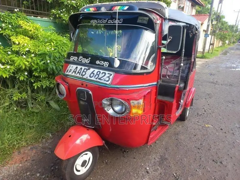 Bajaj RE 2012
