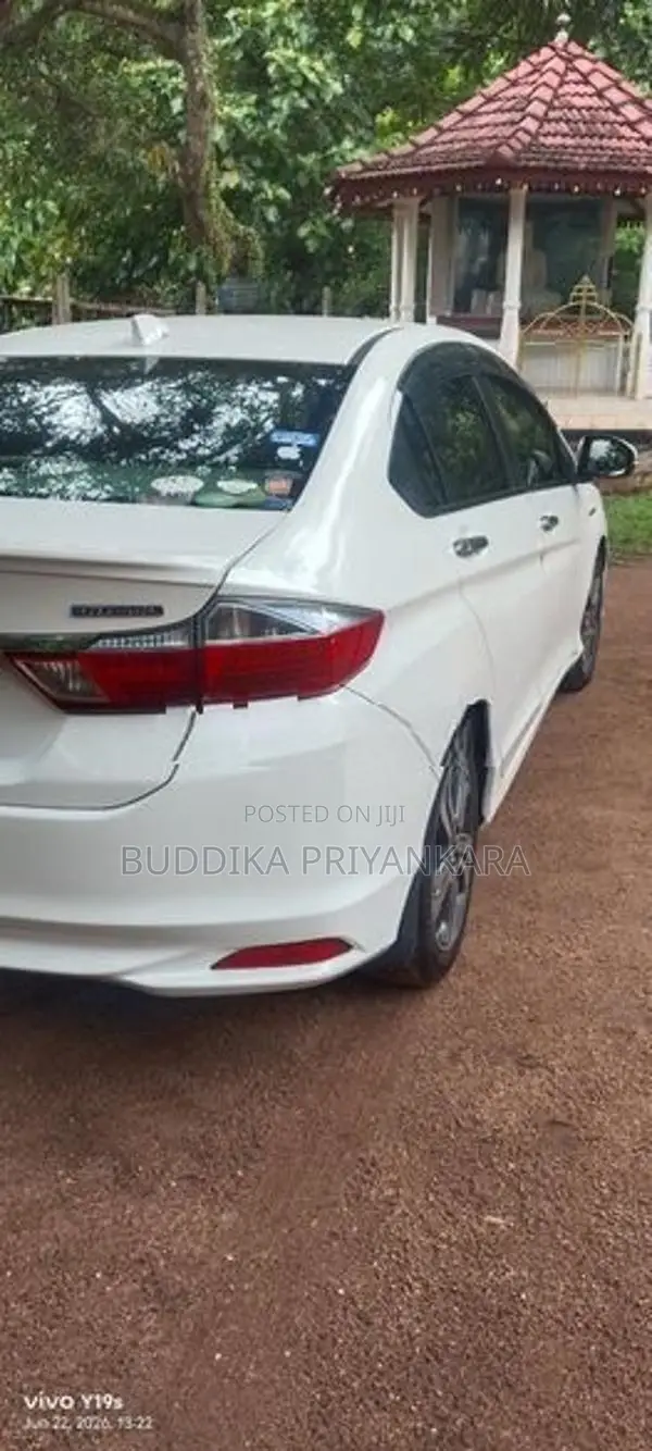 Honda Grace 2015