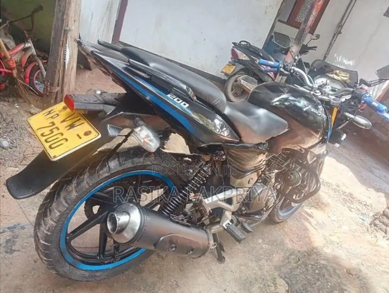Bajaj Pulsar 200 2009