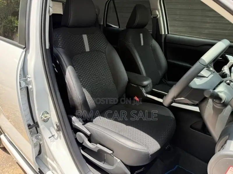 Daihatsu Rocky G Premium Hybrid 2024