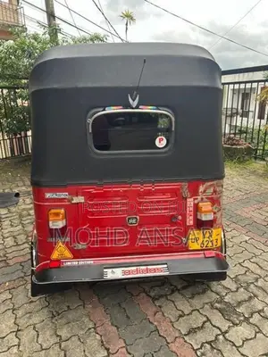 Bajaj RE 2012
