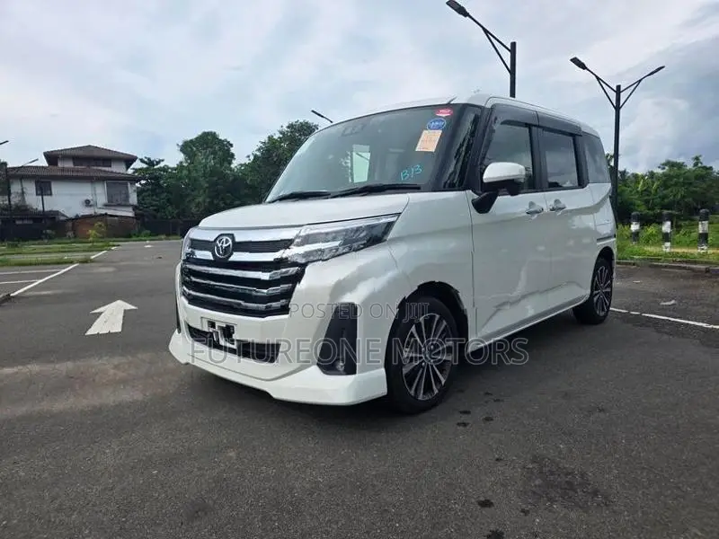Toyota Roomy Custom GT 2025