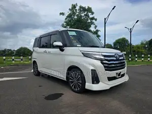 Toyota Roomy Custom GT 2025