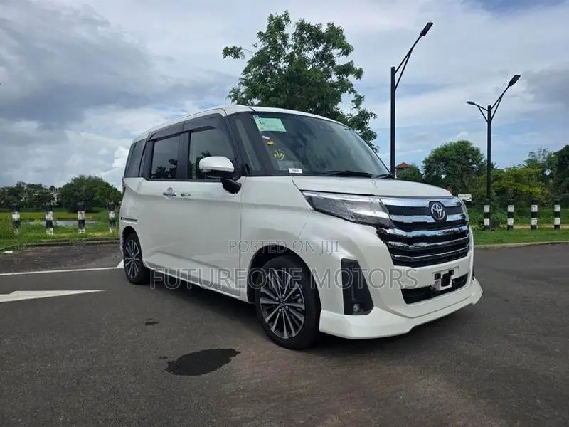 Toyota Roomy Custom GT 2025