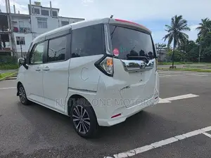 Toyota Roomy Custom GT 2025