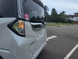 Toyota Roomy Custom GT 2025