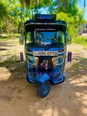 Bajaj RE 2016
