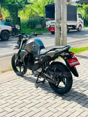 Yamaha FZ V2 Gray Mat 2018