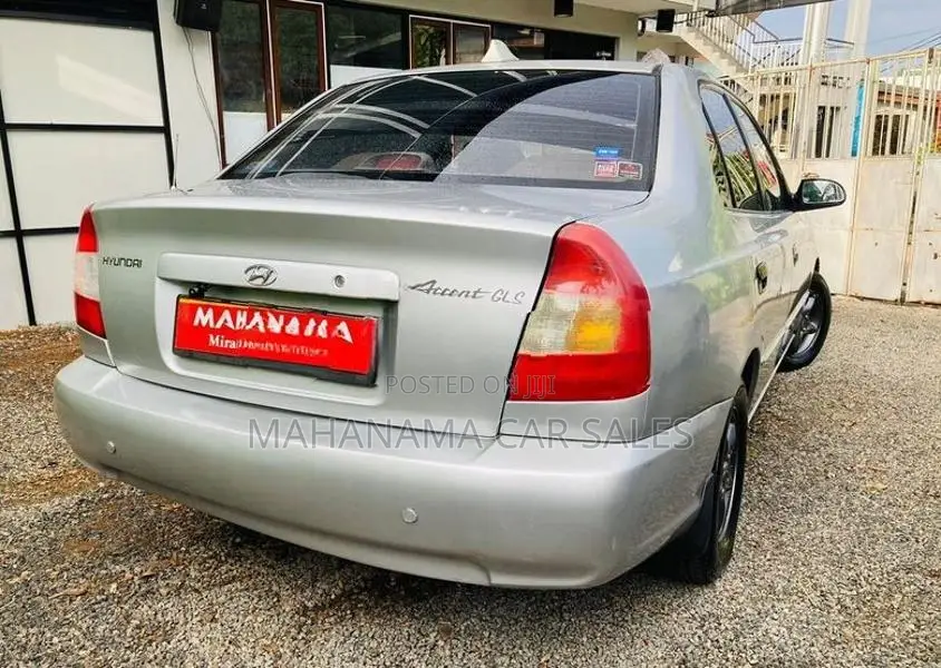 Hyundai Accent Silver 2001