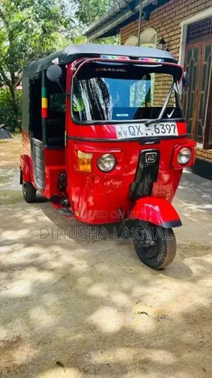 Bajaj RE 2010