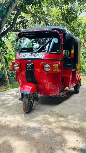 Bajaj RE 2010