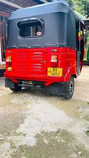 Bajaj RE 2010