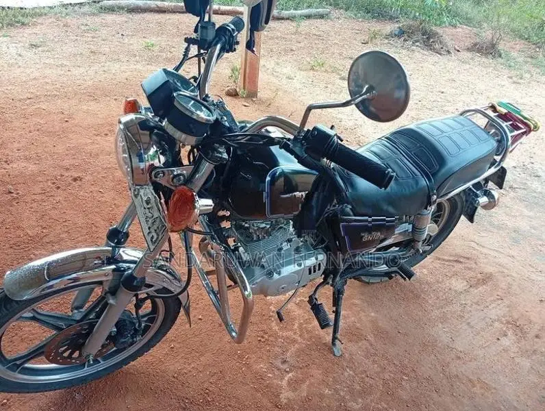 Suzuki GN 125 2011