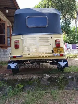 Bajaj RE 2002