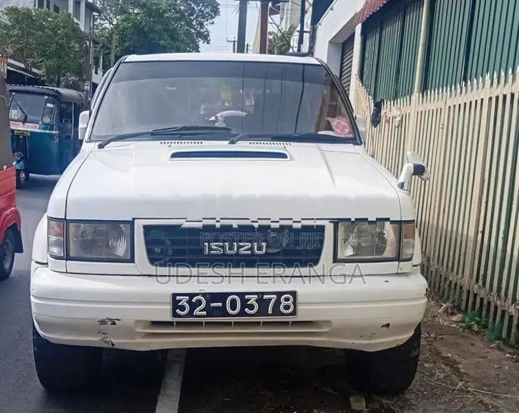 Isuzu Bighorn 1996