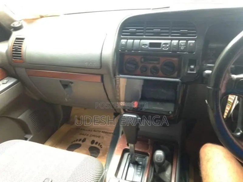 Isuzu Bighorn 1996