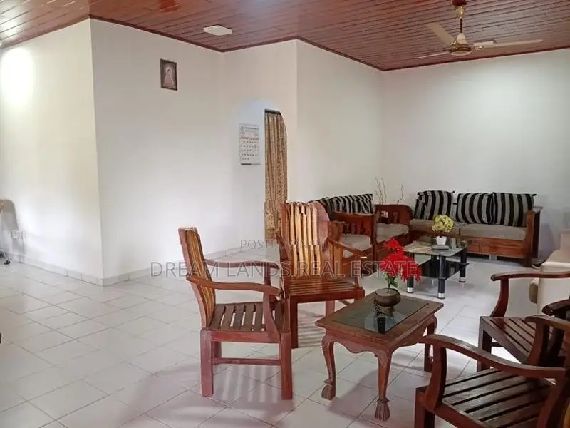 4Bed House for Sale in Kahathuduwa (SP906)