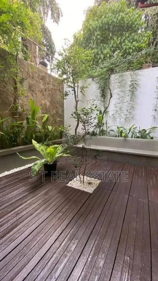 Almost Brand New Luxury 3 Story House For Sale In Nawala