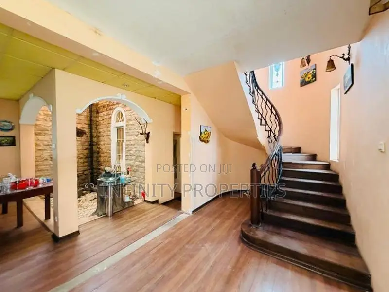 (AFA631) Luxury House With 18 P sale At Rajagiriya