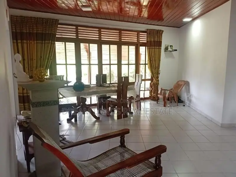 4Bed House for Sale in Kahathuduwa (SP906)