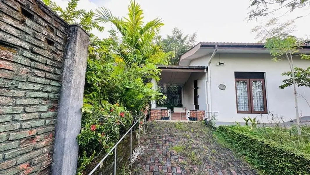 (NNI400) Single Storey House for Sale Thalawathugoda