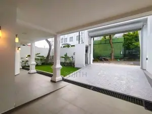 පදිංචිවියට සෑදු ණවමාදිලියේ ළස්සන දෙමහල් නිවසක් විකිනිමට අරලිය උයන