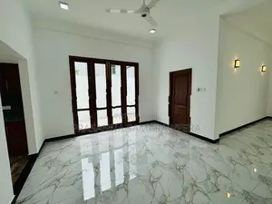 පිලියන්දල නගර ආසන්නයේ නිවස විකිණීමට