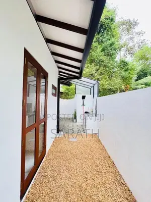 අතුරුගිරියෙන් අලුත්ම නිවසක් විකිණීමට