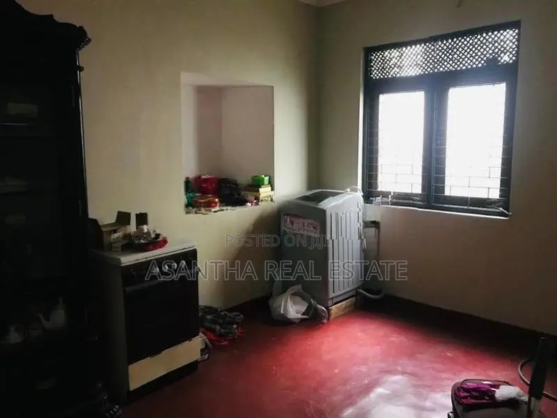 (NNI400) Single Storey House for Sale Thalawathugoda