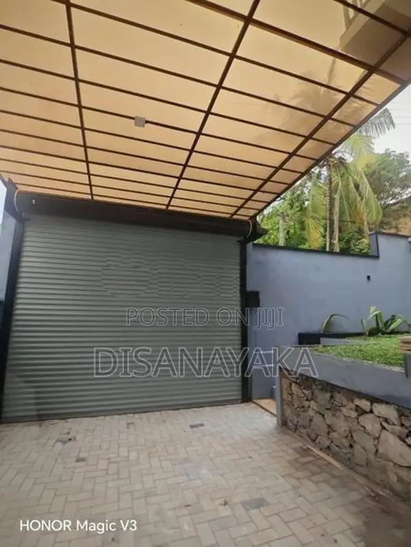 luxury House for sale in angoda Ds 10457