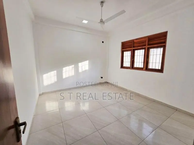 Brand New Luxury 3 Story House For Sale In Makandana