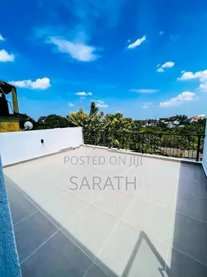 4 Bed With Luxury House In Talawatugoda