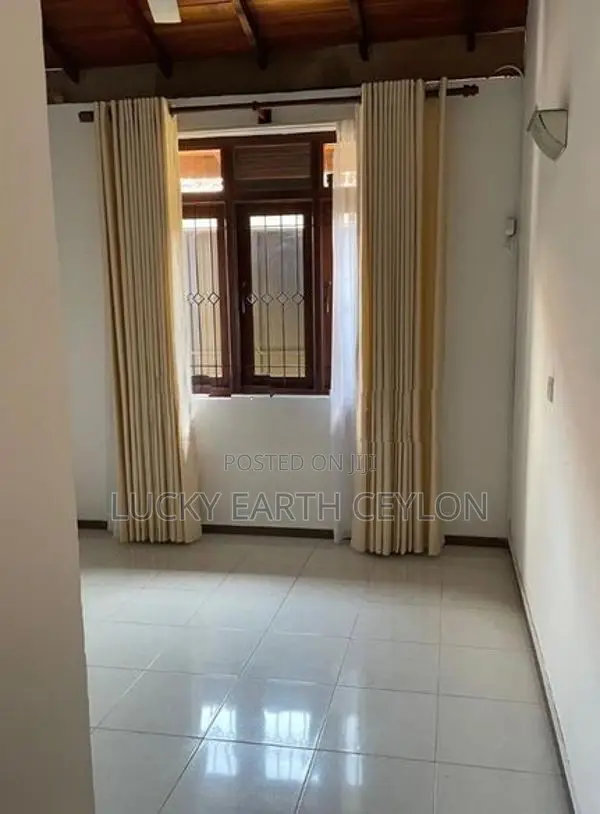 Kotte, 2 Story, Unfurnished Office Space For Rent (MG1198)