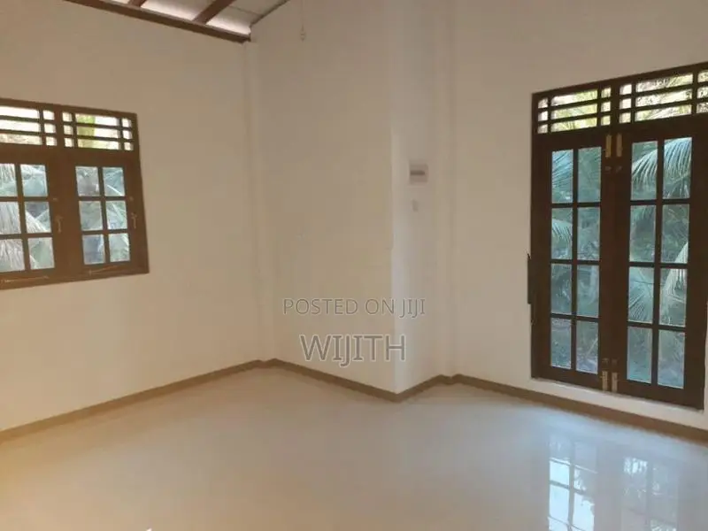 Two Storey House for Sale in Kahathuduwa