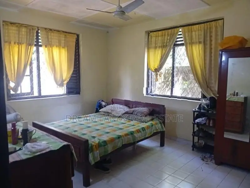 4Bed House for Sale in Kahathuduwa (SP906)